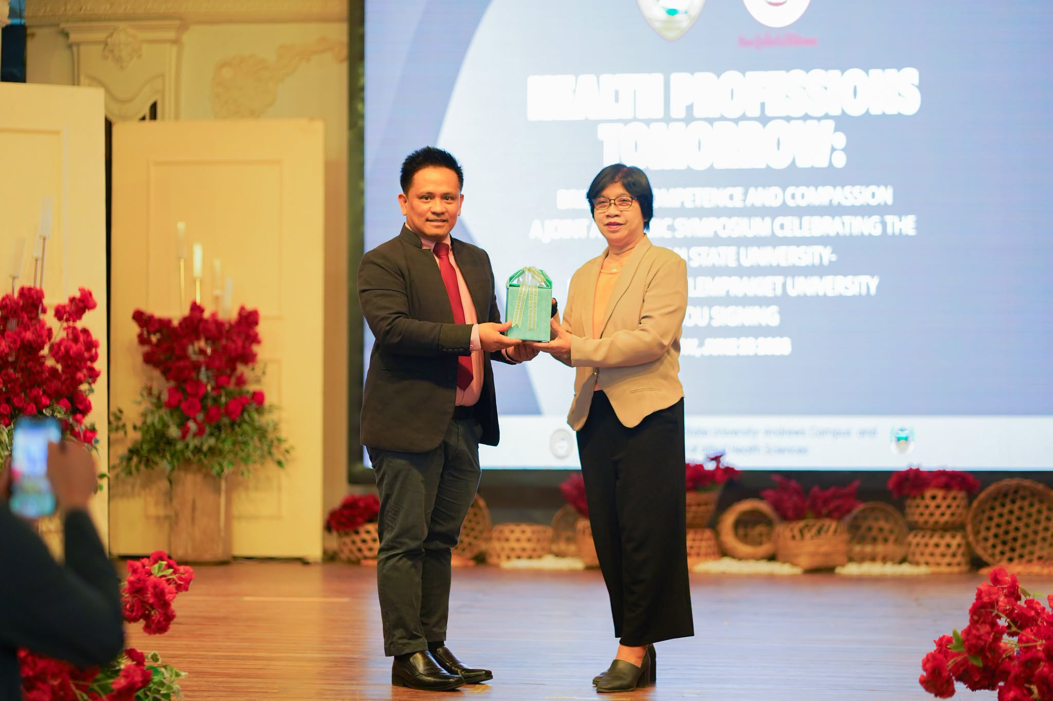  CSU, HUACHIEW CHALERMPRAKIET UNIVERSITY FORGE ACADEMIC PARTNERSHIP THROUGH HEALTH PROFESSIONS SYMPOSIUM, MOU SIGNING photo 23